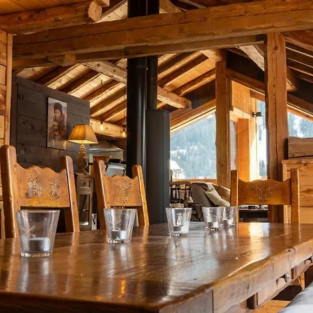 Chalet Meme Dans Les Orties
